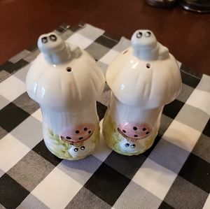 Salt Pepper Shakers Mushroom Frog